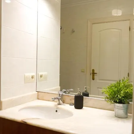 Exclusivo Piso En La Mejor Calle De Vigo. Principe Βίγκο